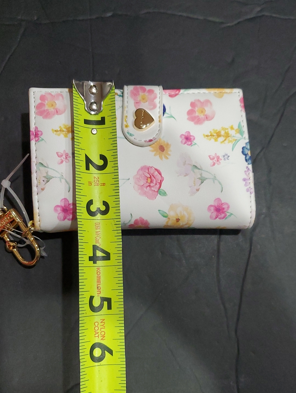 Betsey Johnson xoleah white floral bj103500 trifold wallet brand new - Picture 13 of 13